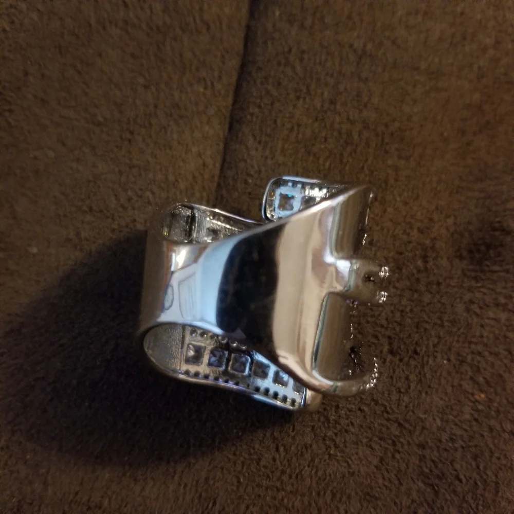 Fashion Ring - Picture 3 of 5